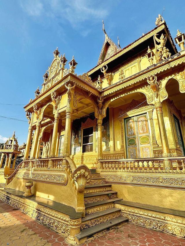 Wat Huay Mongkol Temple