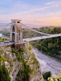 Bristol Bridge & Bristol Museum & Art Gallery – A Blend of History & Culture 🎨🏛️