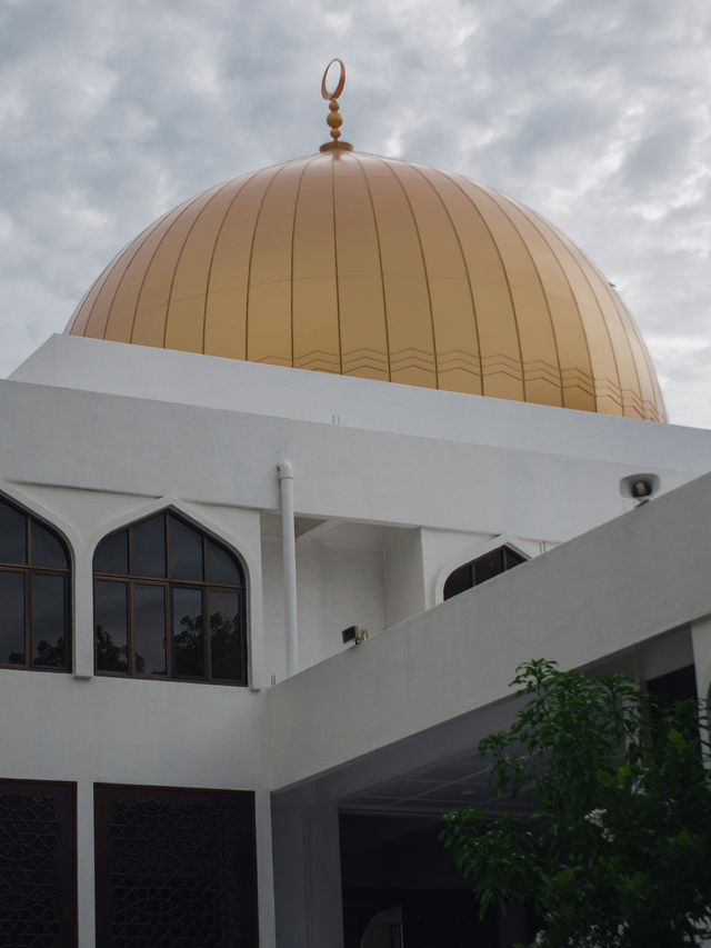 The Hidden Grace of Masjid Al-Ghamama ☁️