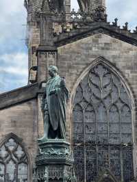 Edinburgh Escape: A Day of Castles, Closes, and Cobbled Charm