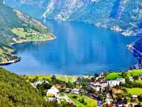 Enjoy the magics of Norwegian fjords!