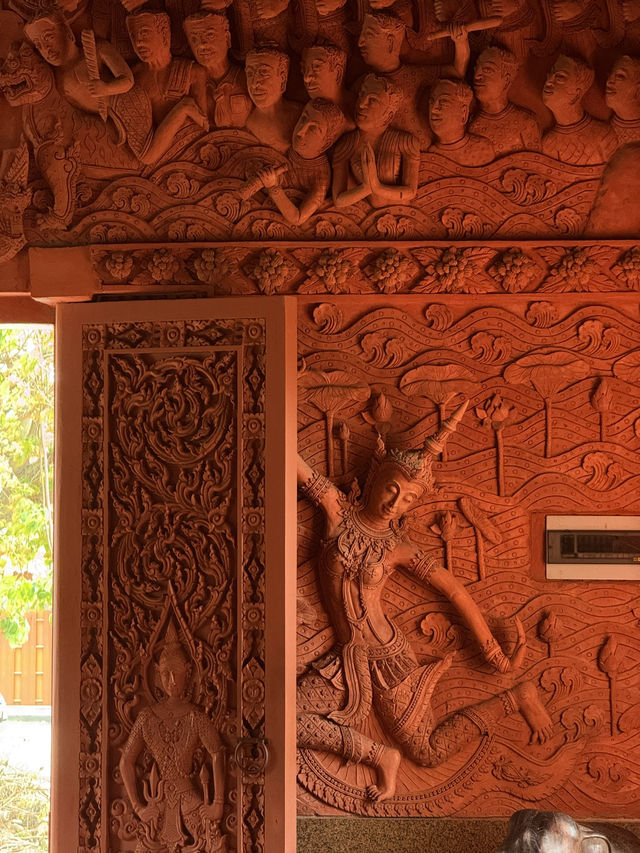 Wat Sila Ngu – the Red Temple by the Sea
