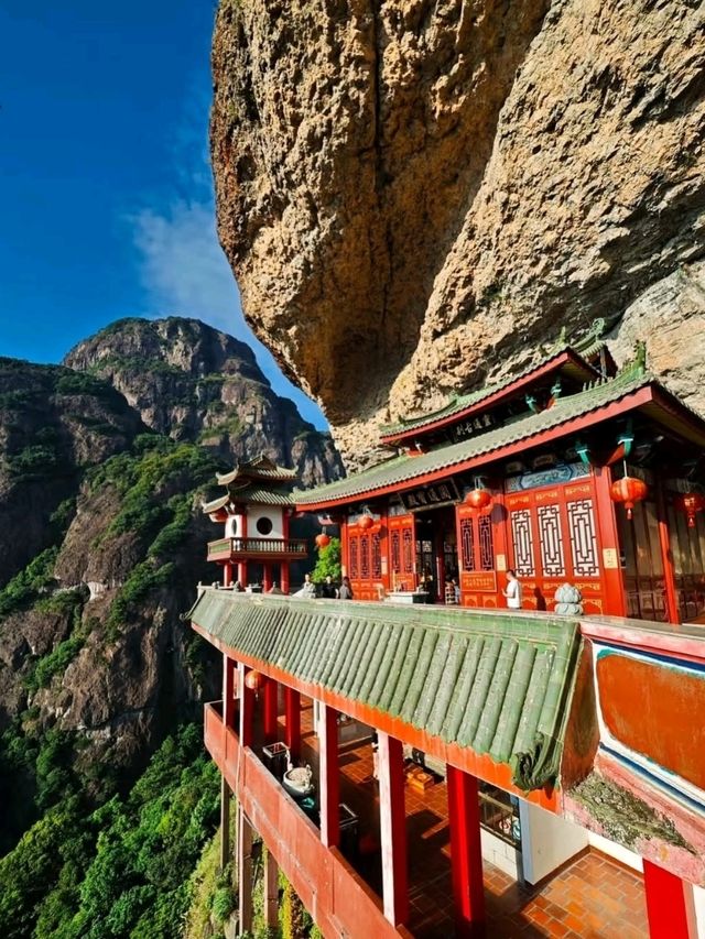 🏯 Lingtong Temple – A Serene Buddhist Haven in Zhangzhou