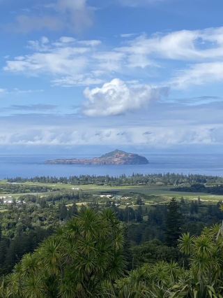 ノーフォーク島：ダイナミックな断崖絶壁とコロニアルな歴史遺産。