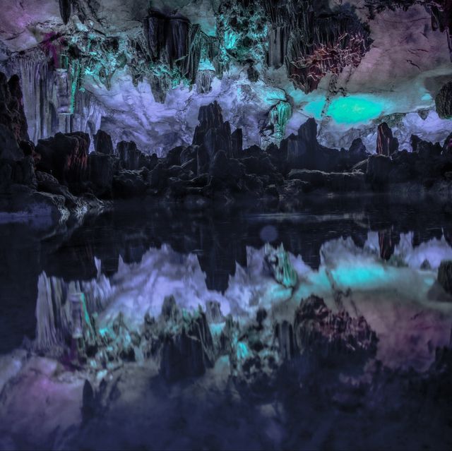 Picturesque Caves in Guilin