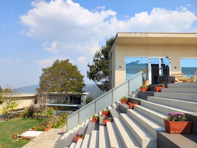 Nepal's top luxury resort, stunning scenery.