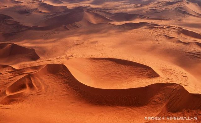 Here it is famous for its vast desert and primitive natural scenery.