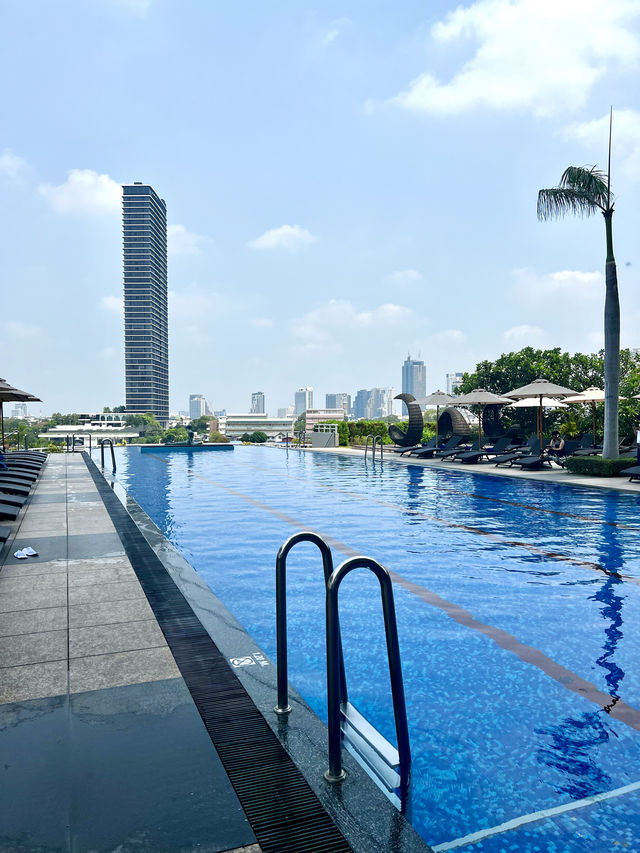 Bangkok Chatuchak District❗️Awesome riverside pool hotel overlooking the Chao Phraya River.