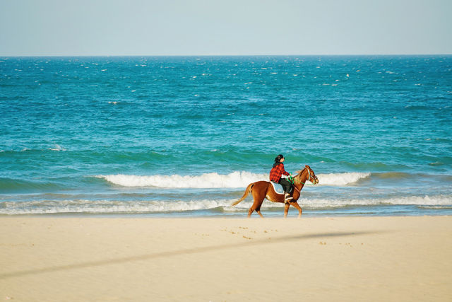 Orange travels to Morocco | Tangier, conquered by this seaside town in just one second.