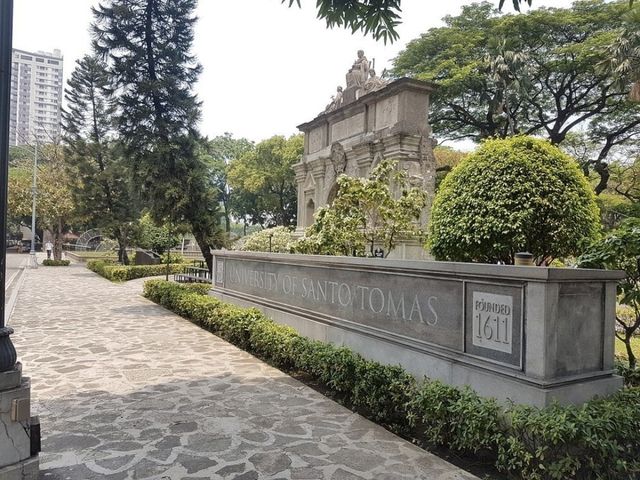 The Oldest University in Asia!😲🇵🇭