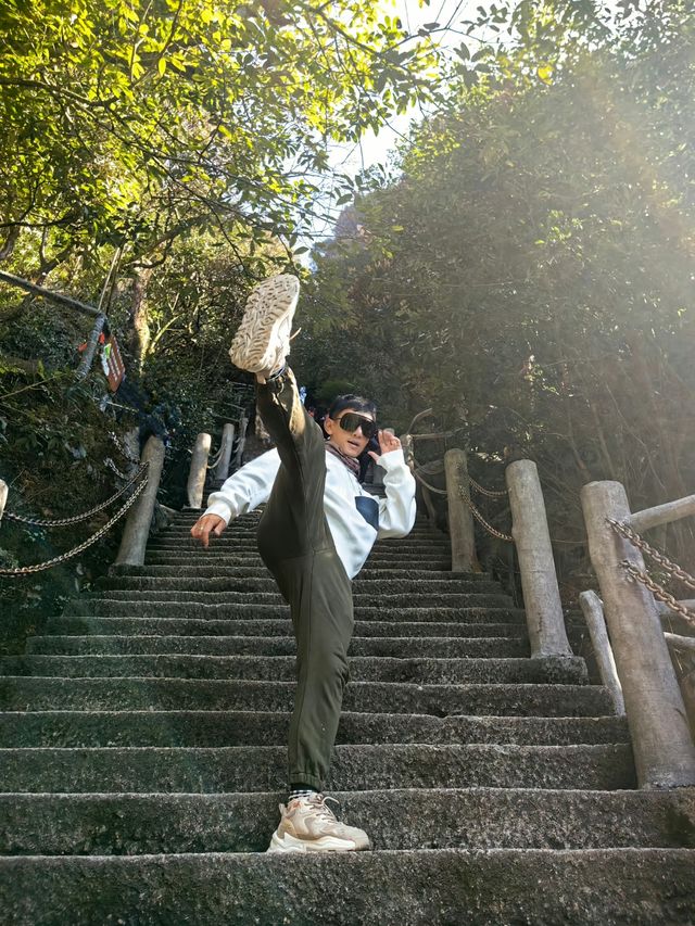 三清山,在14億年花崗岩包圍中的秀美石林 三清山,在14億年花崗岩包圍中的秀美石林