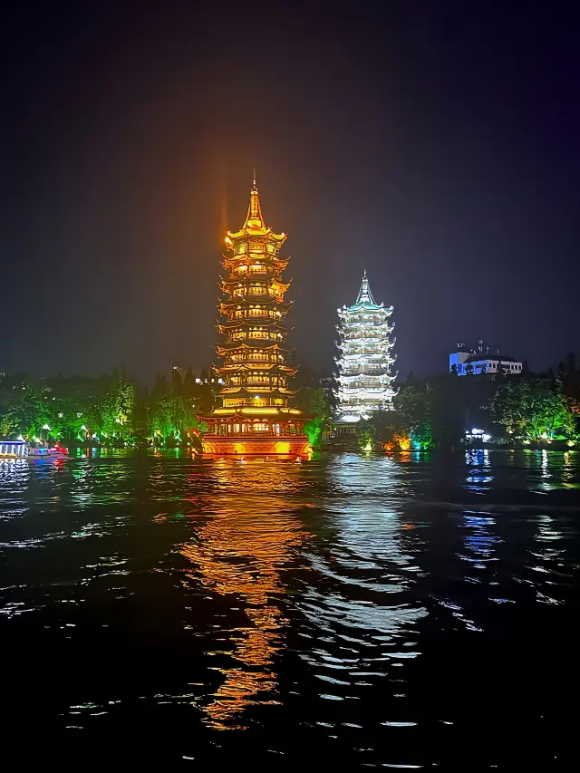 Guilin C Tourism | It's so worth it to take a boat tour of the Two Rivers and Four Lakes at night