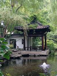 繁華靜安寺，幽靜八景園