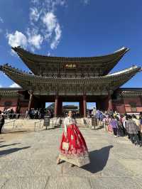 Feeling like Korean royalty in hanbok 🎎