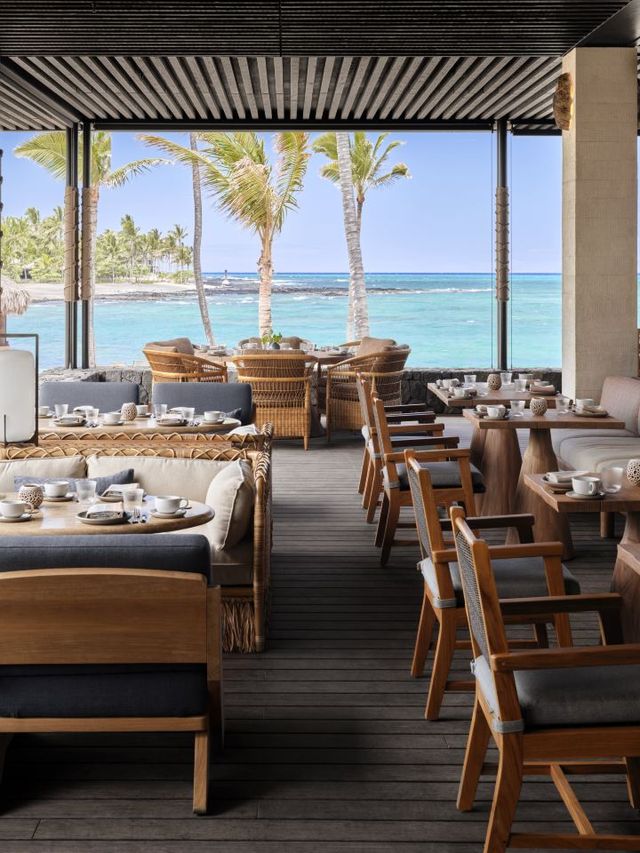 🌺 Hawaiian Hideaway: Kona Grand Resort's Luxe Rebirth 🌴