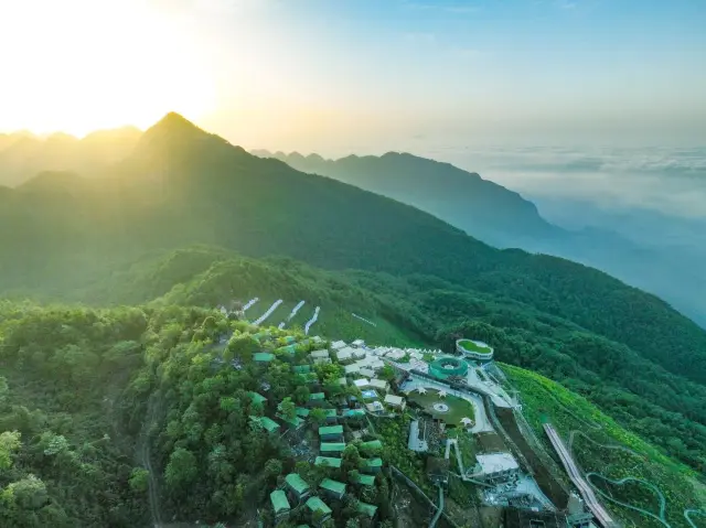 徒步愛好者的初夏快樂之旅