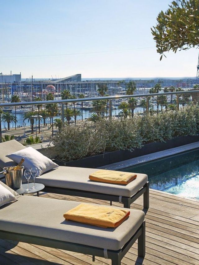 🌟 Barcelona's Best: Serras Hotel's Chic Comforts 🌟