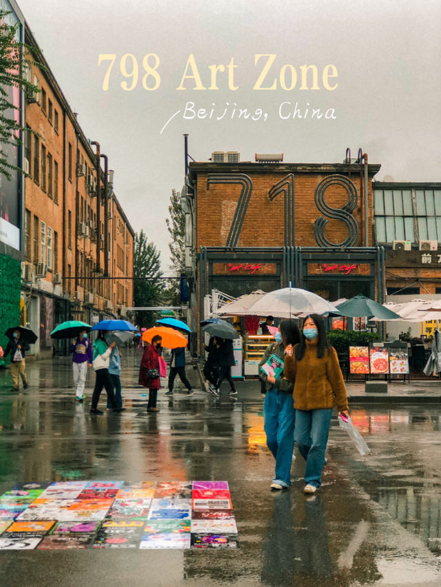 798 Art Zone in Beijing has so much to explore 🇨🇳