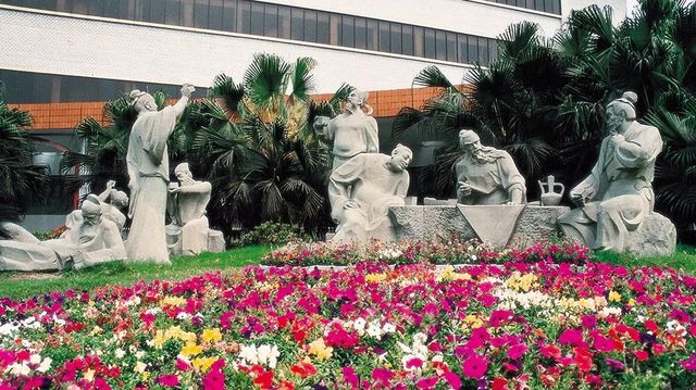 宜賓五糧液深度遊：品嚐美酒，領略文化魅力。