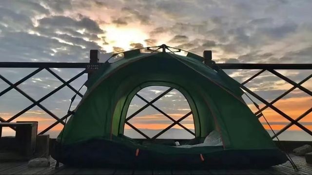 登上華南之巔貓兒山，邂逅世間浪漫。