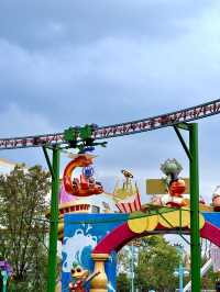 我很少用"震撼"來形容一個樂園,但武漢新開的這個人少。