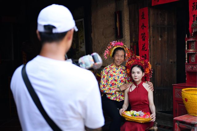 蟳埔女，行走在海上絲綢之路的「花園」。