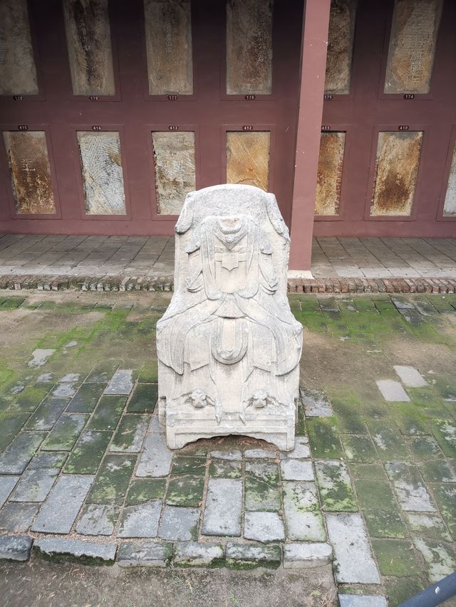 定州中山漢墓。