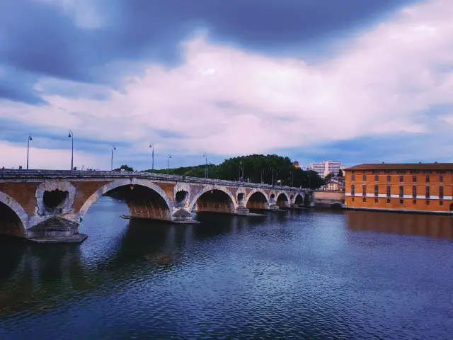 Toulouse Travel Guide