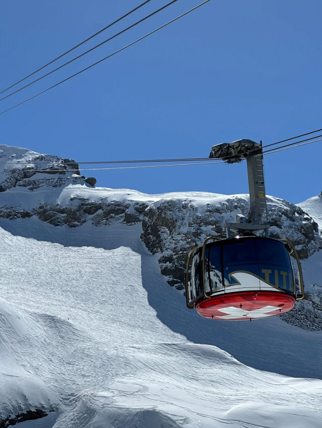360-Degree Rotating Cable Car Experience at Mount Titlis
