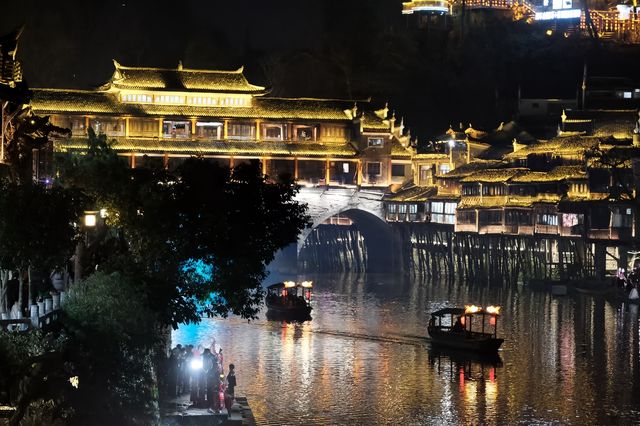 我明白你會來，所以我等。--《雨後》鳳凰古城