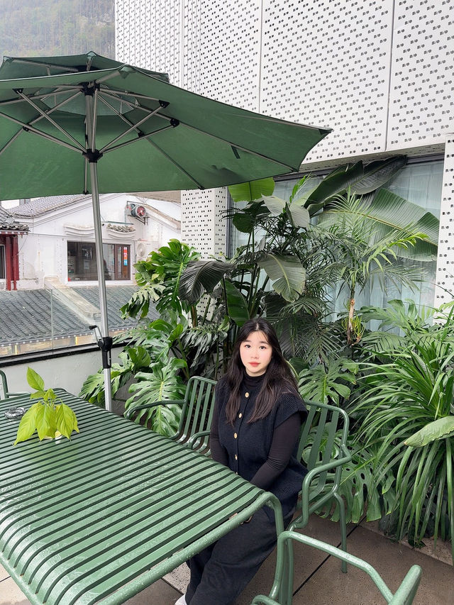 嚟陽朔旅遊 強烈推薦你哋去住西街呢間！