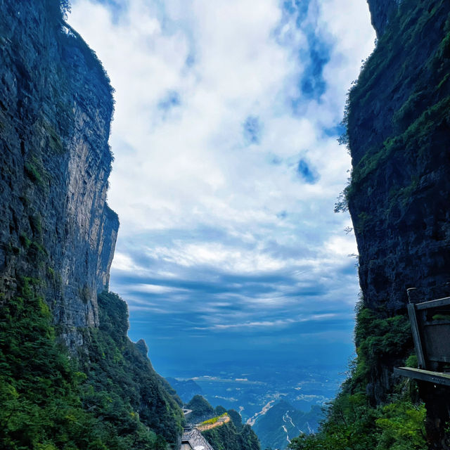 “ Heaven’s Gate” at Tianmen Mountain