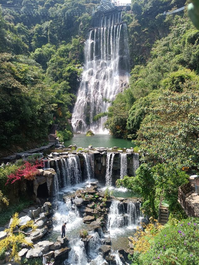 去遊龍峽睇瀑布、行山啦！
