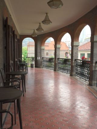 Create beautiful postcards and enjoy a classic atmosphere at the Ba Jin Library in Hongkou District, Shanghai