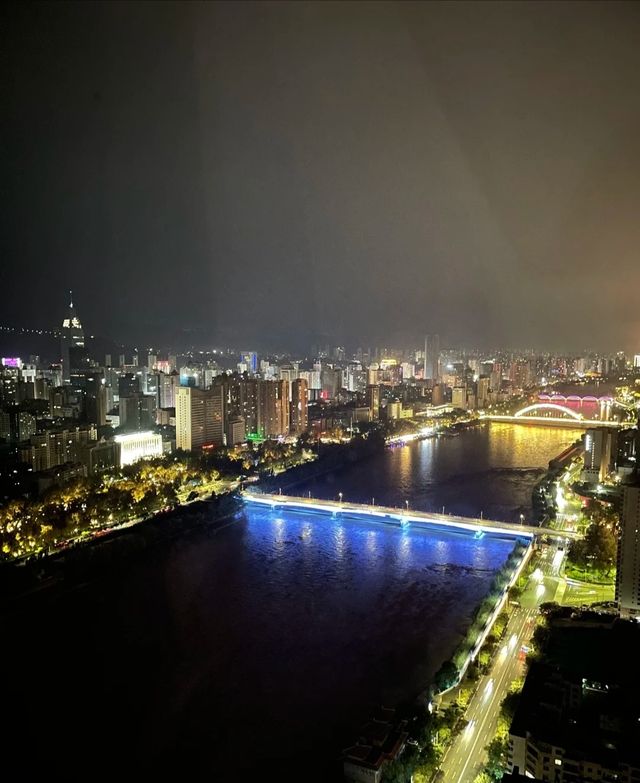 喺蘭州住進輕奢風高空酒店先至係真正嘅chill