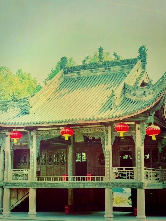 **【四川金華寺：千年古剎的禪意時光】**  