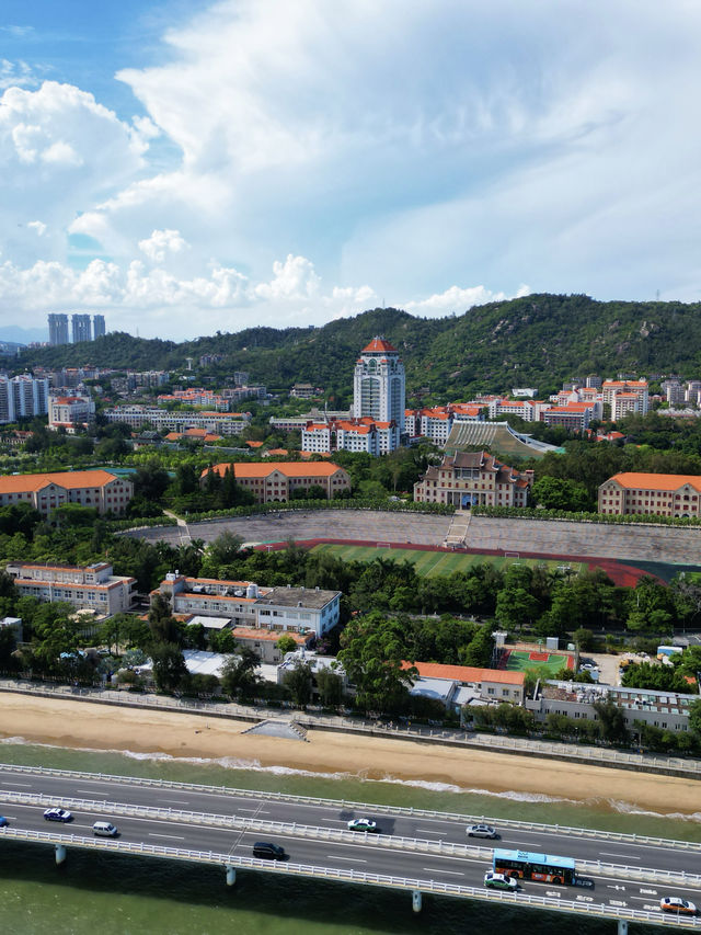 色彩鮮明嘅地標，對望鼓浪嶼嘅廈門海港英迪格