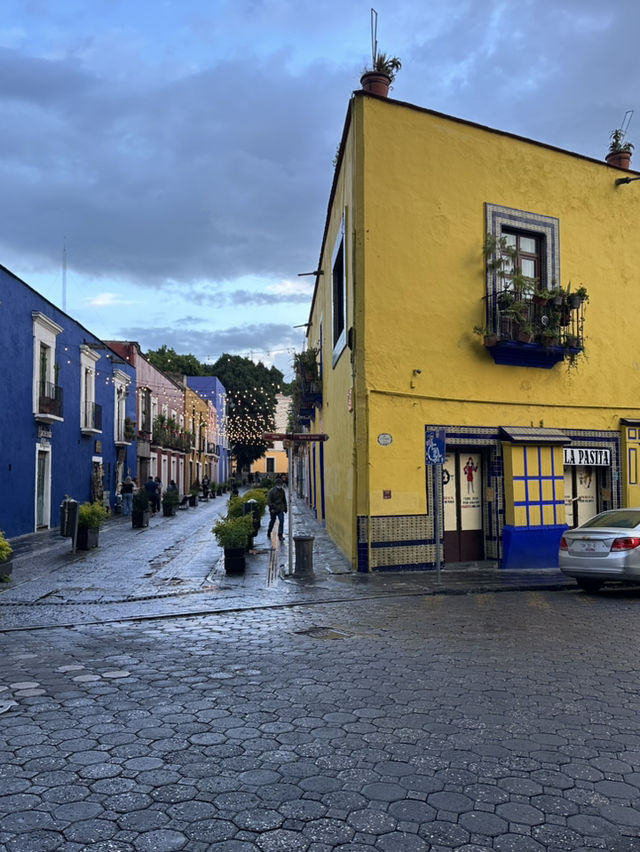Puebla: Donde los Ángeles Cocinan, la Talavera Brilla y la Historia Resplandece