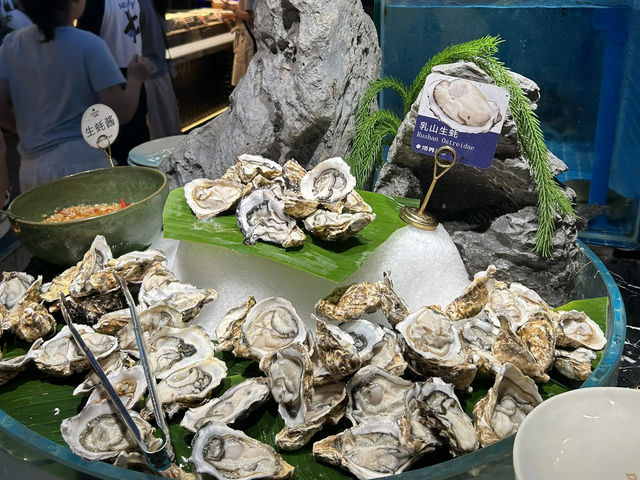🦞 頂界海鮮｜浮誇但實在的自助火鍋體驗