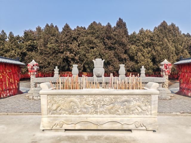 明祖陵神道石刻及陵冢玄宮