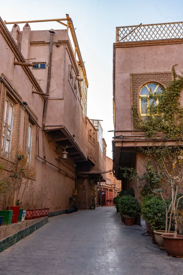 闖進了一千零一夜的夢境裡