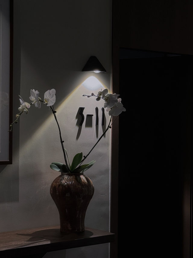 冬季治癒之旅，藏在私湯酒店裡的雪山禪意