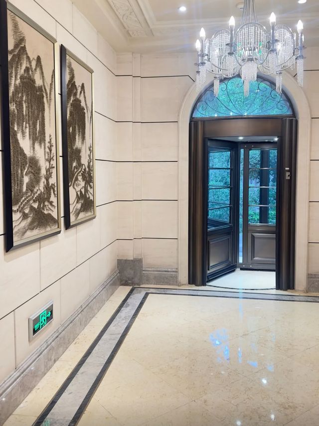 全球只有六家的索菲特傳奇酒店,中國唯一一家索菲特傳奇酒店。位置很好找,西安地鐵1號線五路口站F西南口 全球只有六家的索菲特傳奇酒店,中國唯一一家索菲特傳奇酒店。位置很好找,西安地鐵1號線五路口站F西南口