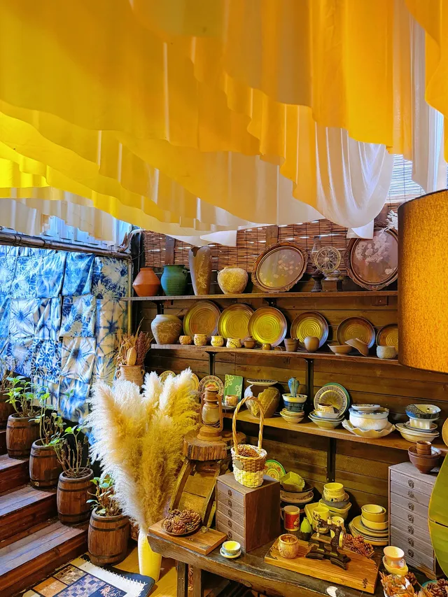 大理古城首家｜屋頂日咖夜酒