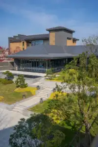 可以從晨霧中醒來的山居生活