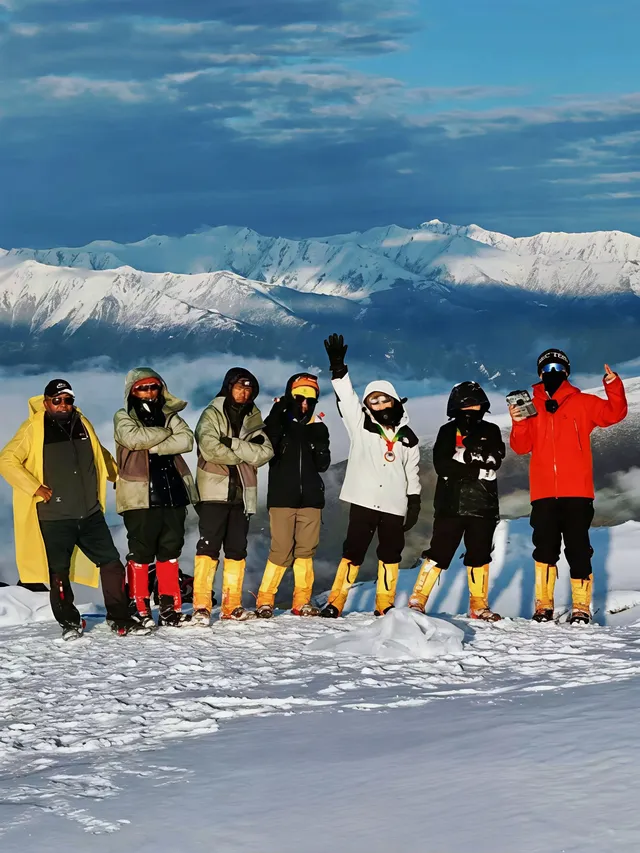 接下來登場的是千元級雪山格什莫斯科峰！