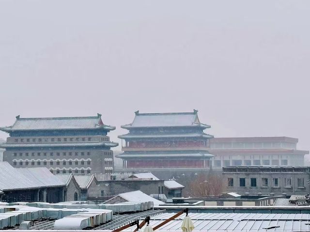 初雪輕吻北京,繪就靜謐詩意畫卷 初雪輕吻北京,繪就靜謐詩意畫卷