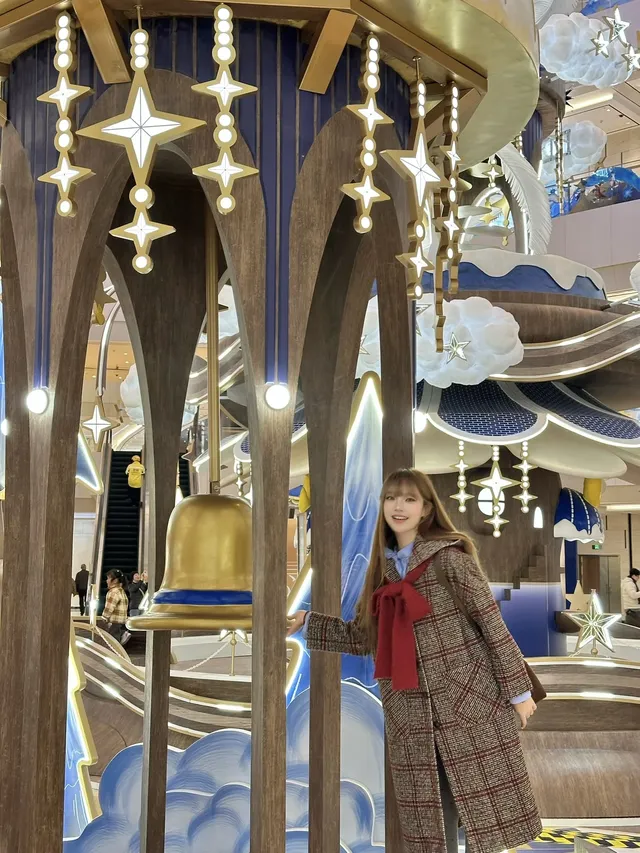 不在北歐在上海!!藍白聖誕樹太好拍了….. 不在北歐在上海!!藍白聖誕樹太好拍了…..