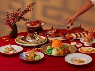 โรงแรมคอนราด สิงคโปร์ มารีน่า เบย์: ประสบการณ์ปีใหม่ท่ามกลางกิจกรรมต่างๆ ในเมือง