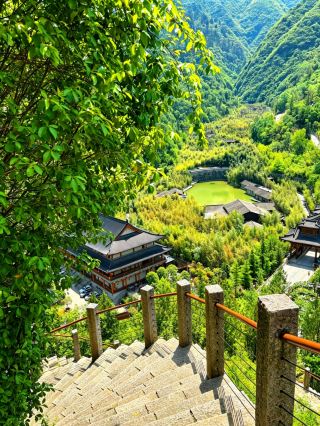 2 Hours from Xi’an! A 22℃ Cool Spot Hidden Away, Delicious Food and Great Shopping